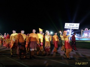 Beri Motivasi, Bupati dan Wabup Ikut Parade Kafilah